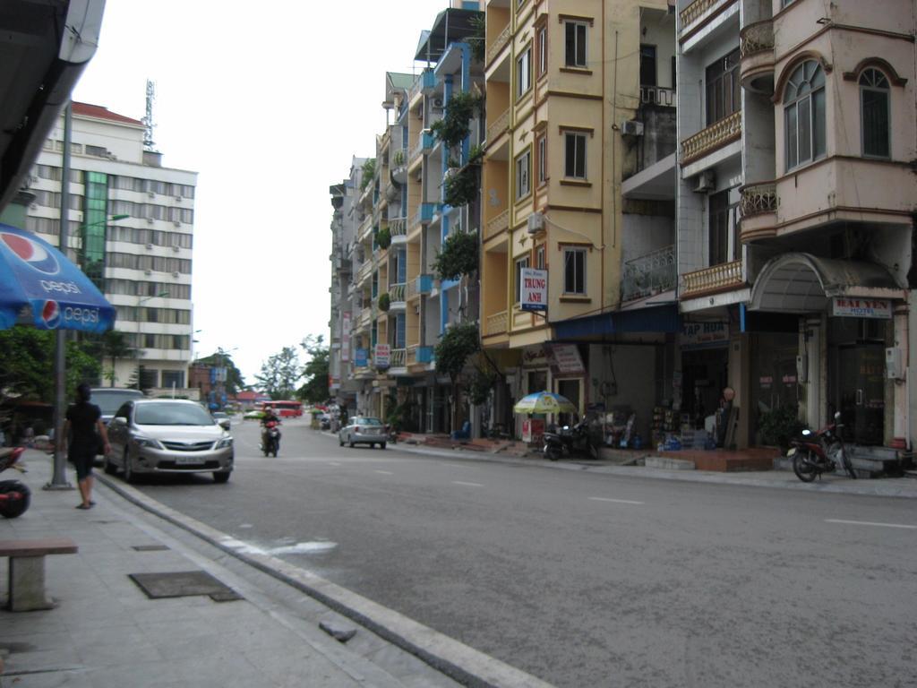 Ho Tay Hotel Ha Long Bagian luar foto