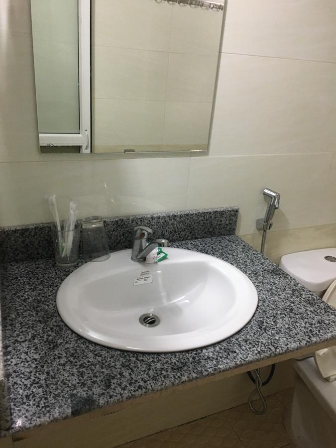 Ho Tay Hotel Ha Long Bagian luar foto
